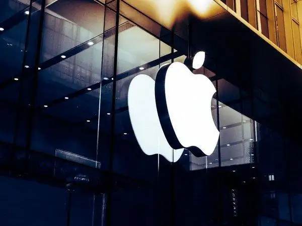 韓媒爆料：三星正為蘋果 iPhone 15 Pro 系列開發新屏下攝像頭方案