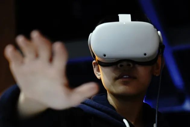 ϢQvӍcMetaЇNQuest VR^@MՄ