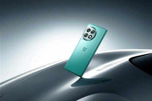 京東方供屏，一加Ace 2 Pro全球首發(fā)Q9+發(fā)光材料OLED屏