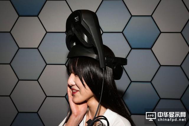 完爆HTC Vive？新款LG VR頭顯亮相MWC