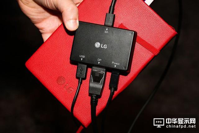 完爆HTC Vive？新款LG VR頭顯亮相MWC