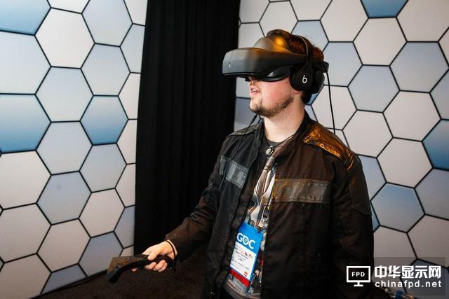完爆HTC Vive？新款LG VR頭顯亮相MWC