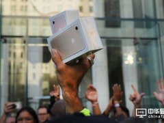iPhone采用OLED是大勢所趨？高價格或成絆腳石