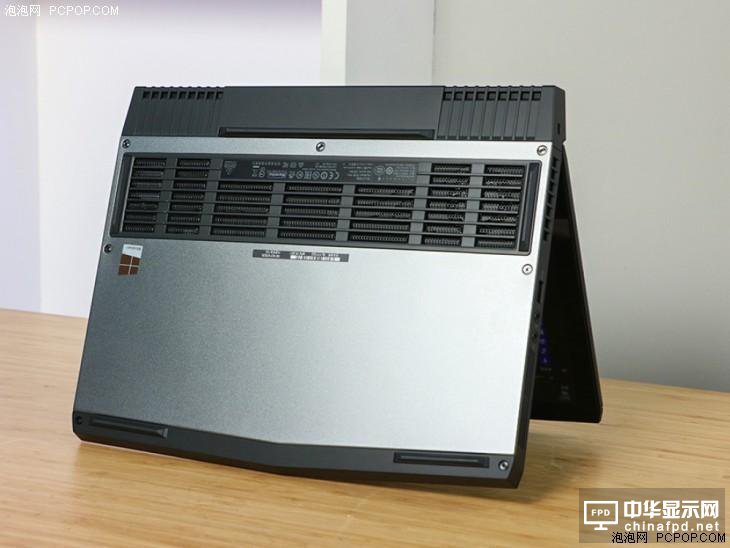 涓冧唬i7锛婫TX 1060 Alienware 13 OLED鐗堣⿻娓�