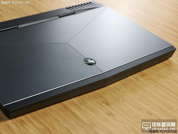 涓冧唬i7锛婫TX 1060 Alienware 13 OLED鐗堣⿻娓�