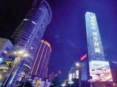 在LED透明屏的熱潮中，LED燈條屏將何去何從？