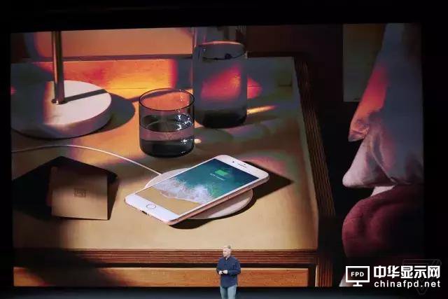 蘋果發布會全場直擊：iPhoneX正式登場，除了AMOLED全面屏還有AR