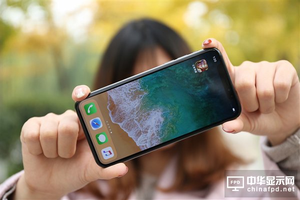 iPhone XDOLEDձJDIʷ̝p