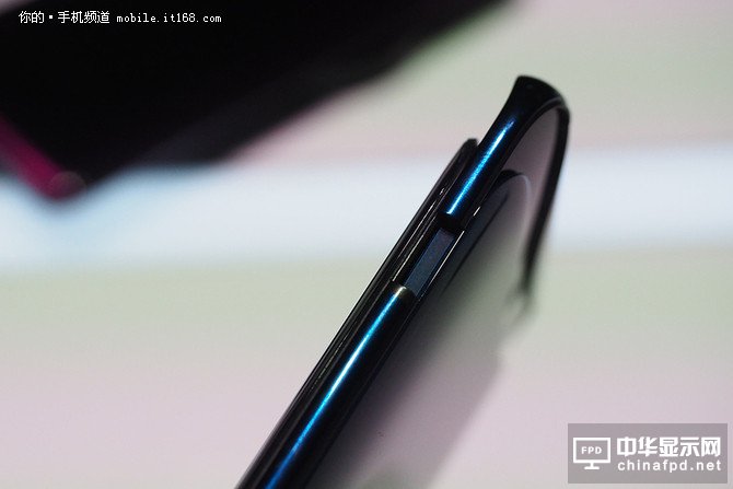 Find XoĻAMOLED